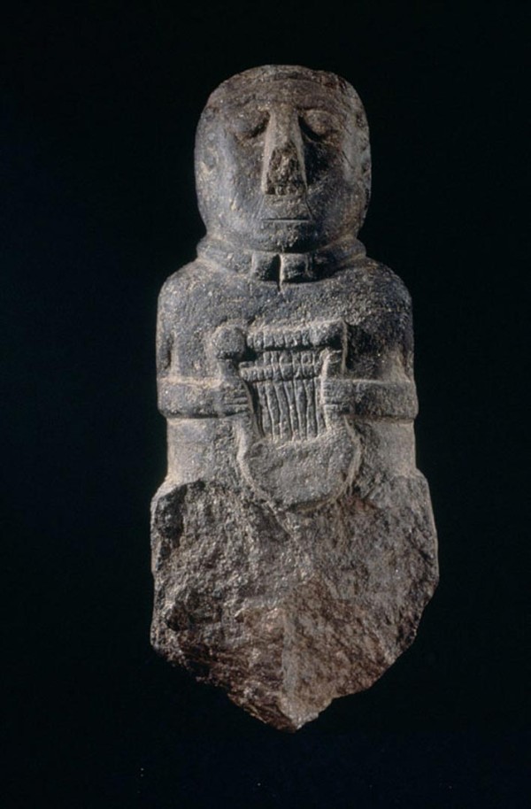 Photo de la statuette à la Lyre